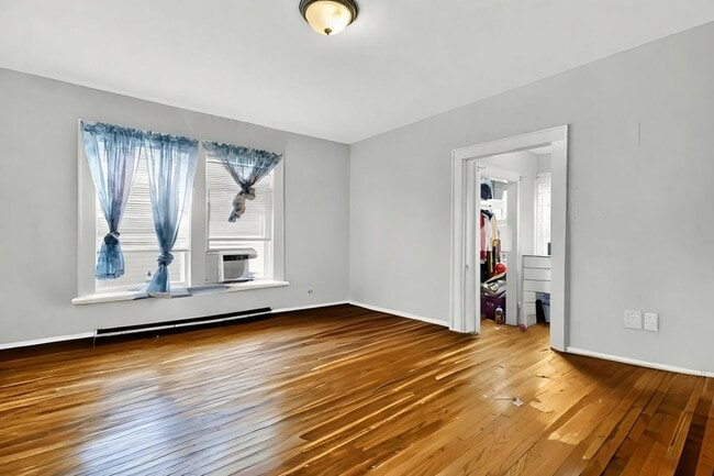 Photo - 1440 Wood Ave Unit 1st Floor