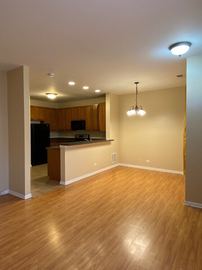 Photo - 266 Springbrook Trail S