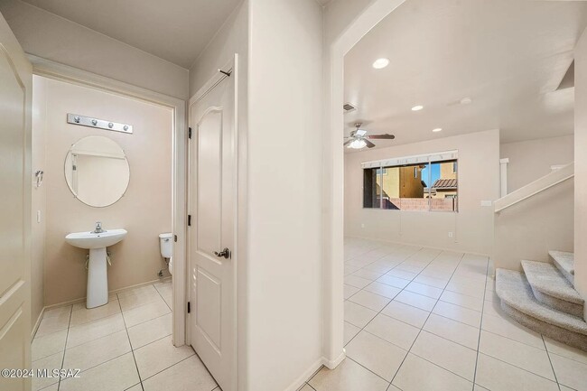 Photo - 4 bed/3bath in desirable Paseo Del Rio Community