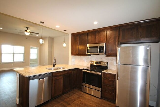 SENSATIONAL 3/2/ Duplex Home Ready Now in ... - SENSATIONAL 3/2/ Duplex Home Ready Now in ...