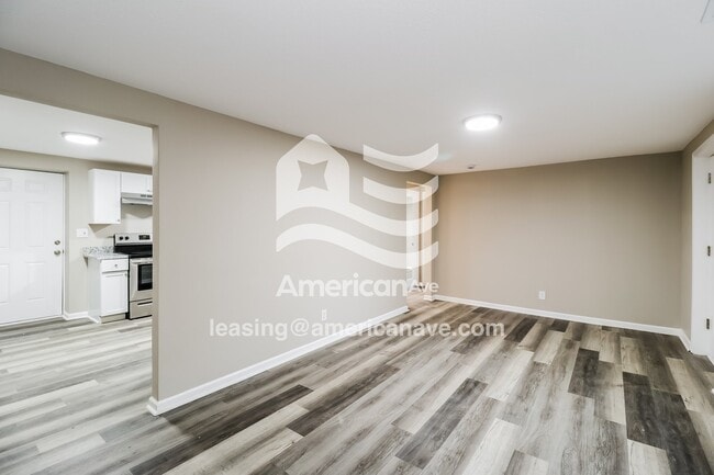 Photo - 32 Hitchcock Ln