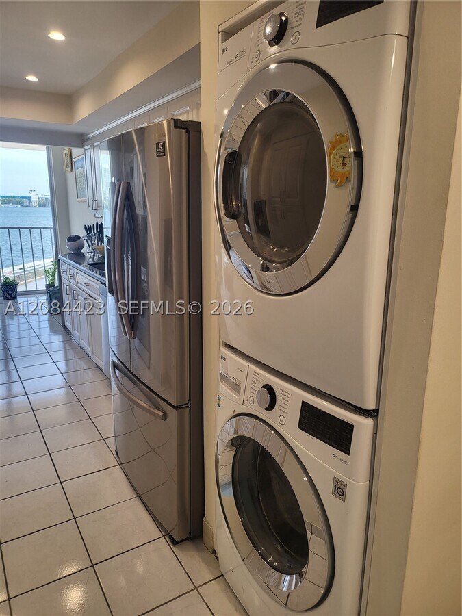 Photo - 290 174th St Unit M19