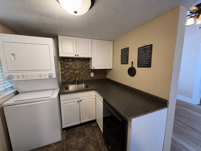 Photo - 4 bedroom Main Floor Unit