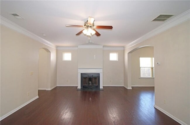 Photo - 315 Lakeside Ln