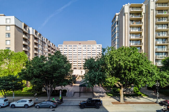 Columbia Plaza