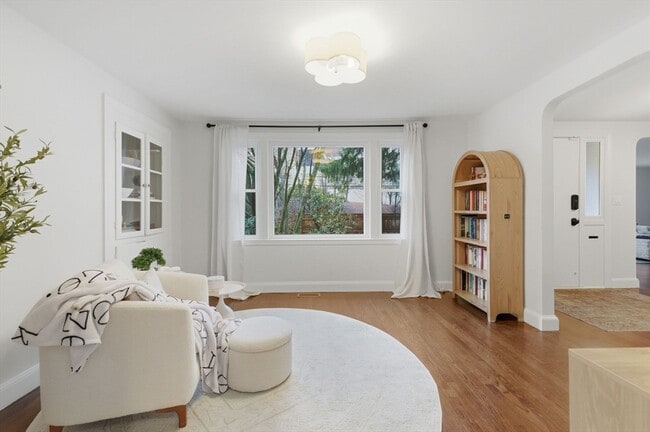 Photo - 30 Allandale St