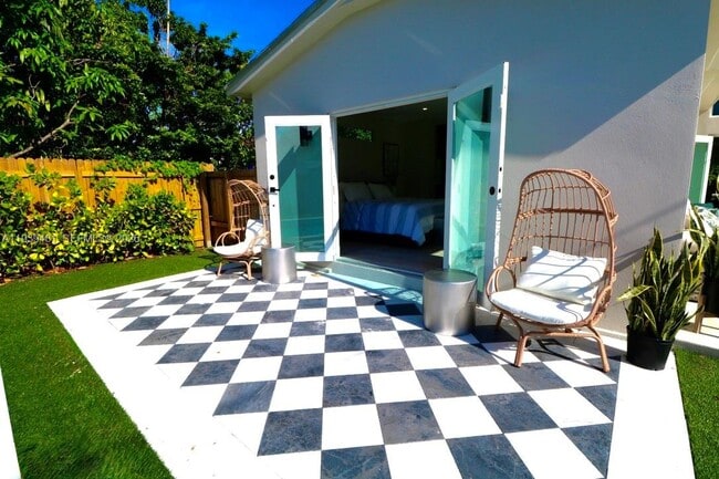 Photo - 2975 SW 15th St