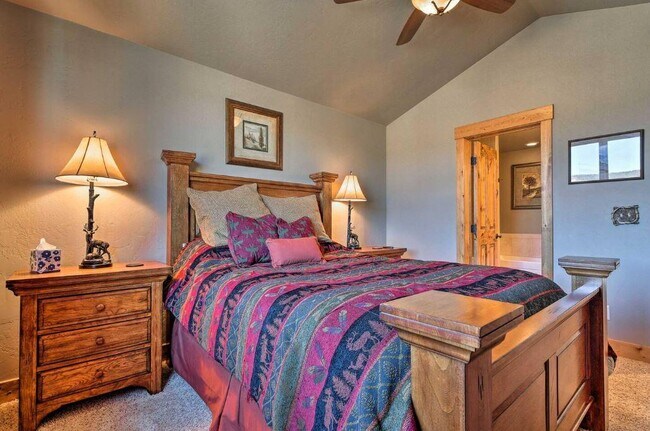 Photo - 400 Paintbrush Ter