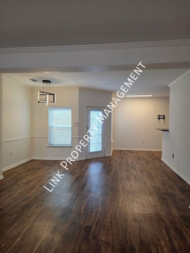Photo - Beautiful One-Level Downstairs Condo in Prime Hamilton Place Location