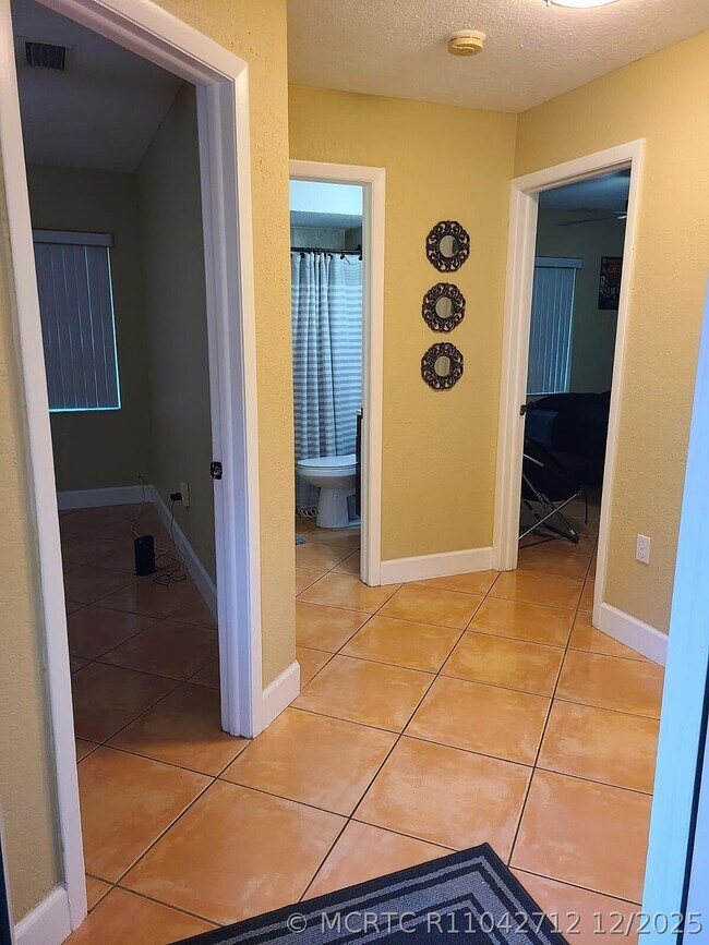12087 NW 44th St