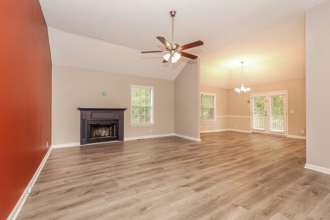 Photo - 620 Cadogan Ct