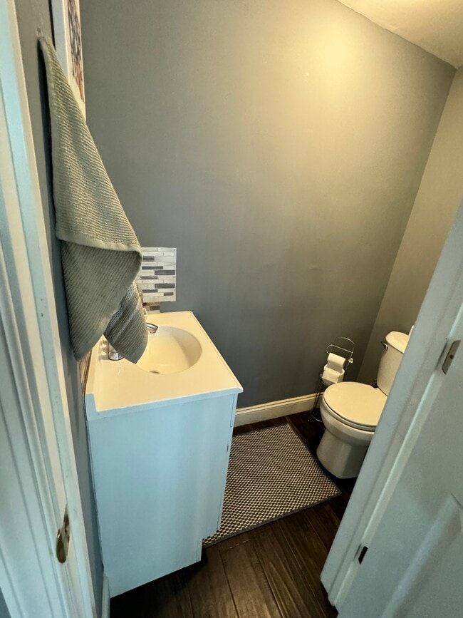 Photo - 634 N 67th St