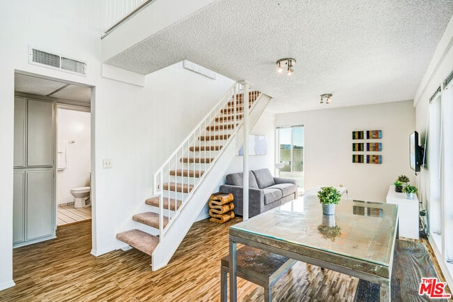 Photo - 3600 Bagley Ave Unit 301