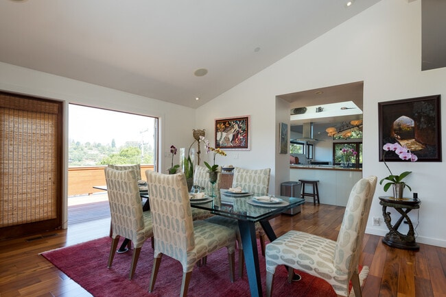 Photo - 7 treetop Ln