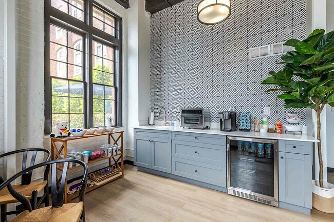 Yugo-Columbia-Lofts-POI-06 - Yugo Columbia Lofts