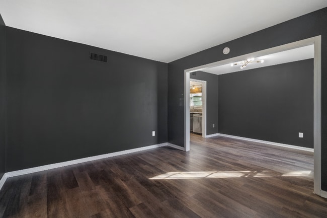 Photo - 7004 Hillshire Dr