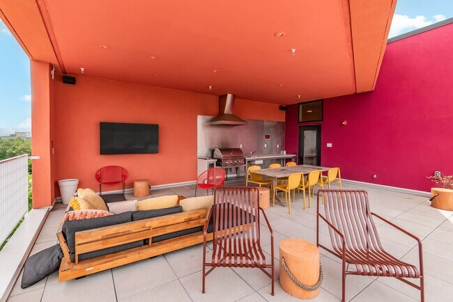 Photo - Rare and Beautiful Two Bedroom Unit Close ...