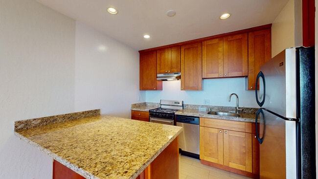 Building Photo - 653A Kansas St-502 Unit 502