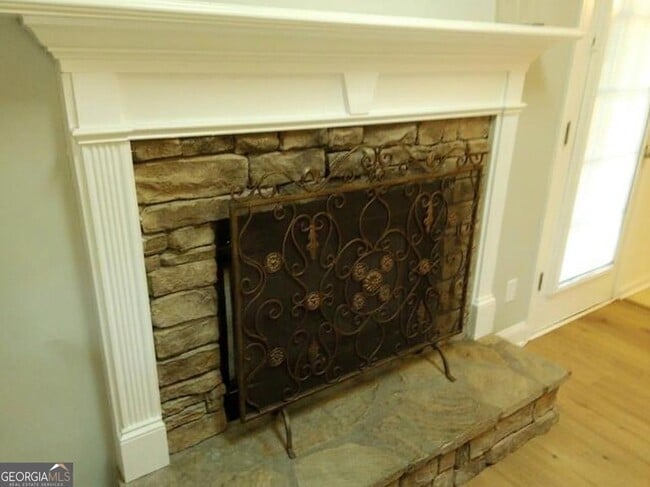 Photo - 907 Downing Dr