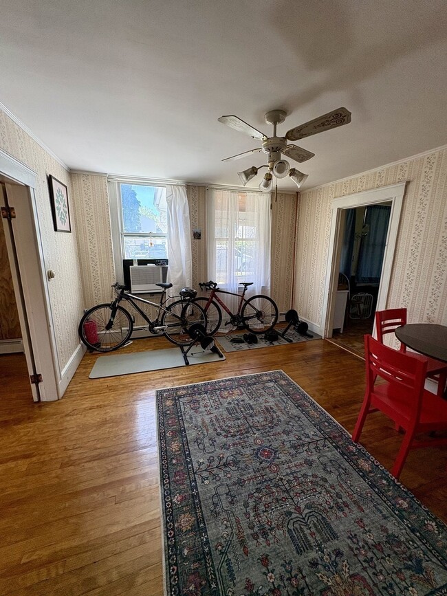 951 Main St Unit 1