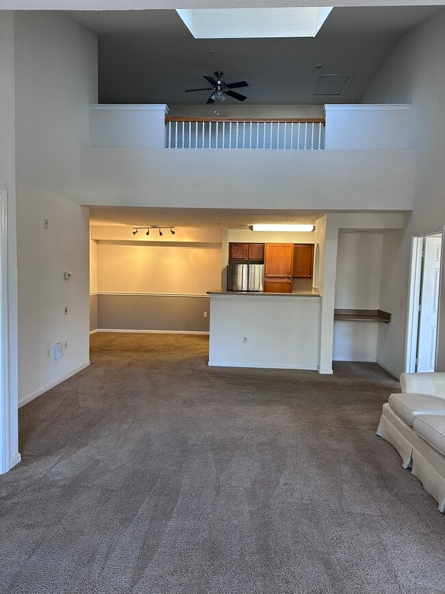 Living & loft - 8550 Touchton Rd Unit # 1827