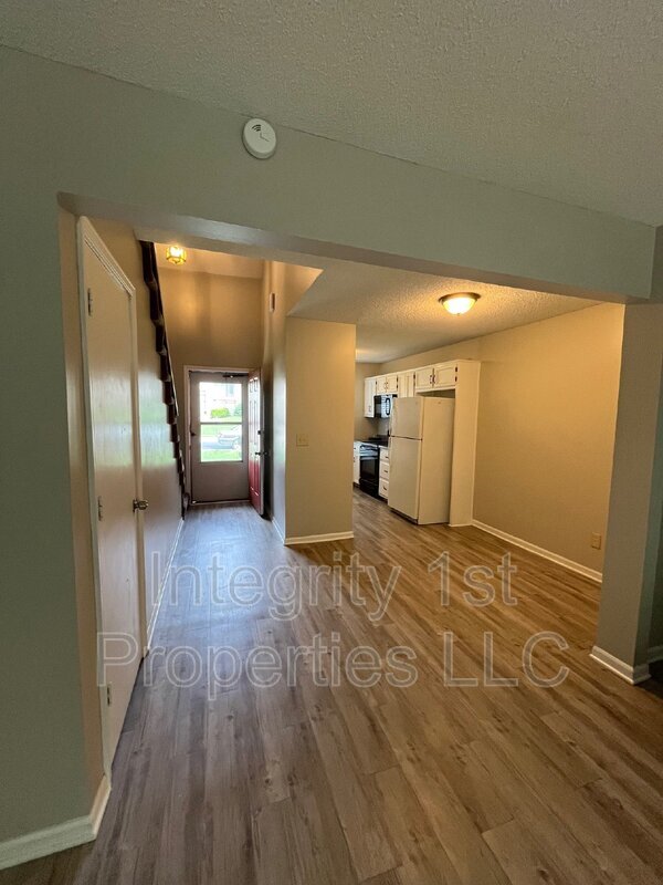 7939 NW 79th Pl Rental Kansas City, MO