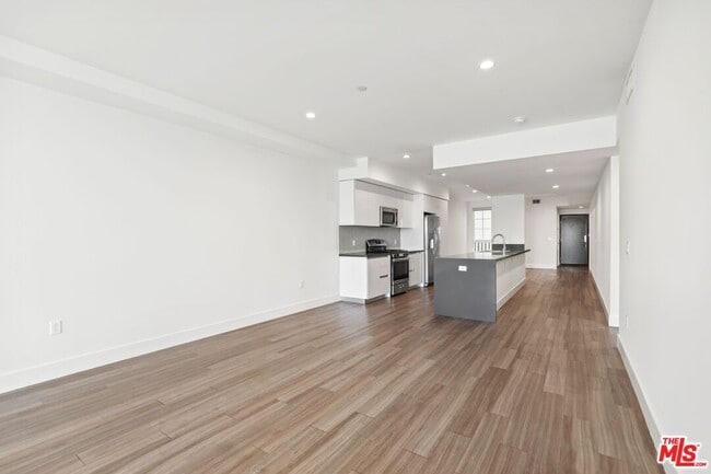 Photo - 11847 Kiowa Ave Unidad 202