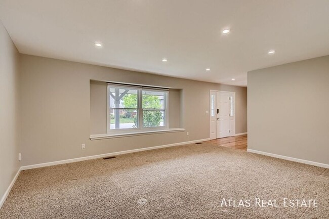 Photo - 1719 Hotchkiss Dr