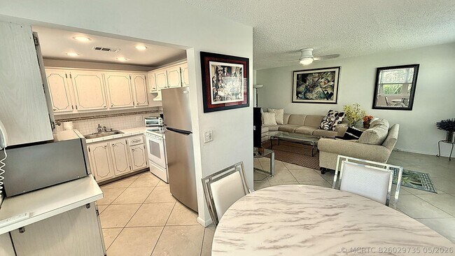 Photo - 316 Markham Crescent