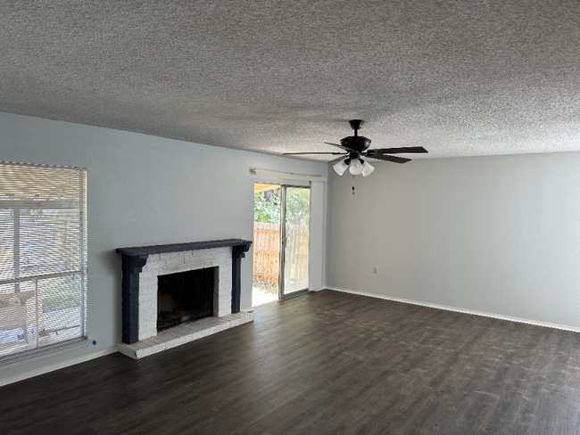 Photo - 4735 El Vedado St