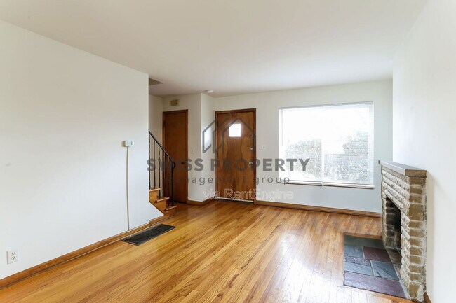 Photo - 4187 Indianola Ave