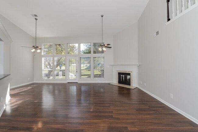 Photo - 102 Summerwood Ct