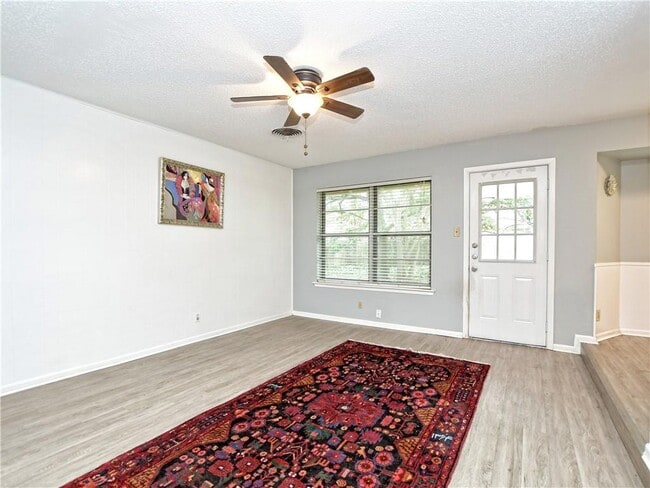 Photo - 1105 Alden Dr