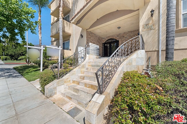 Photo - 650 E Palm Ave Unidad 302