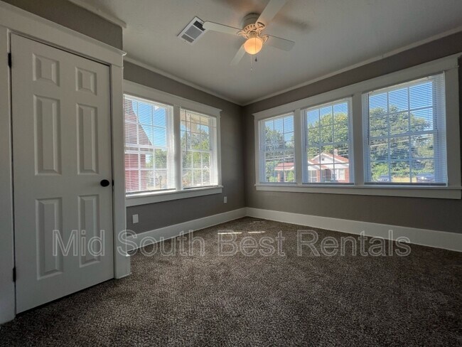 Photo - 754 Spring St