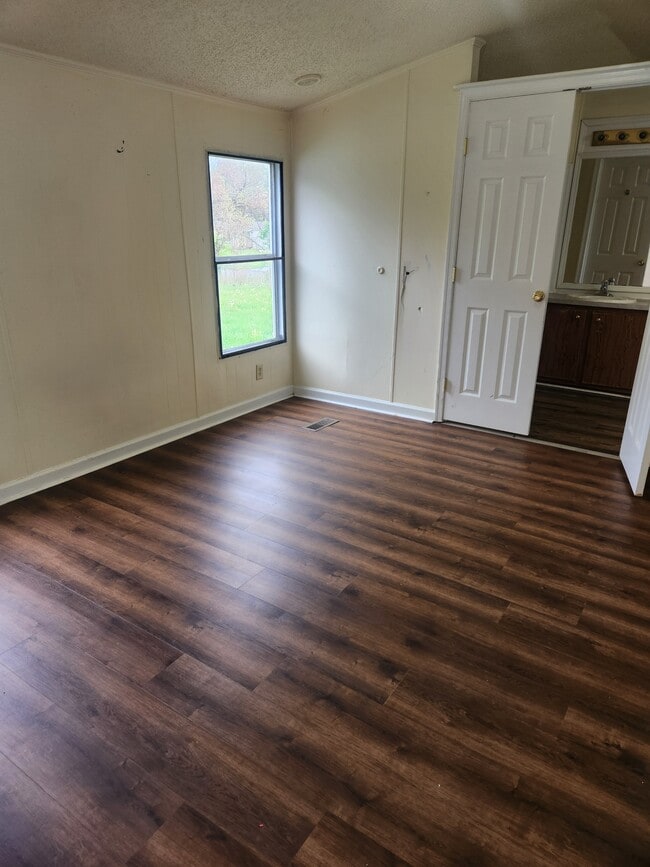 Photo - 121 Connector Rd