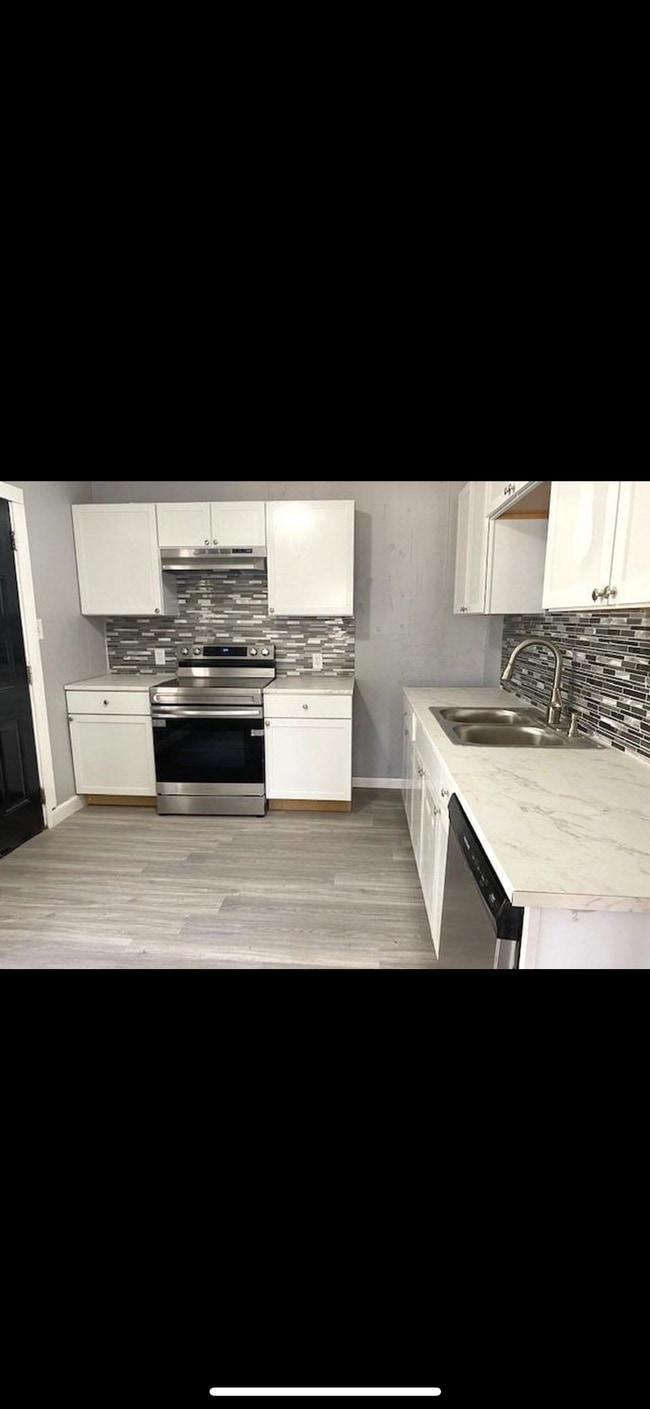 Photo - 738 W Grover St