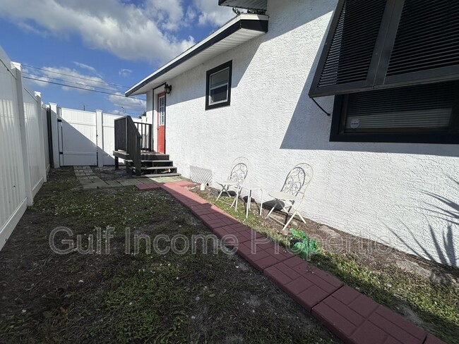 Photo - 2635 Arnold St