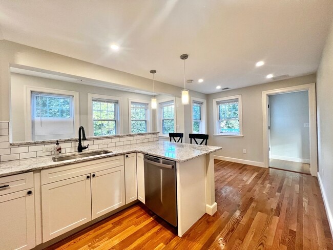 Photo - 19 Bernard Rd Unit 2