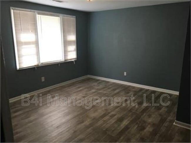 Photo - 324 Macedonia Rd SE