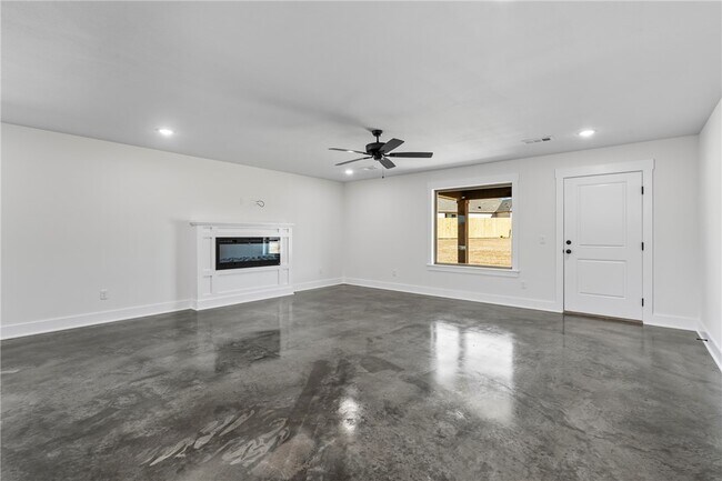 Photo - 86 Watson Ln