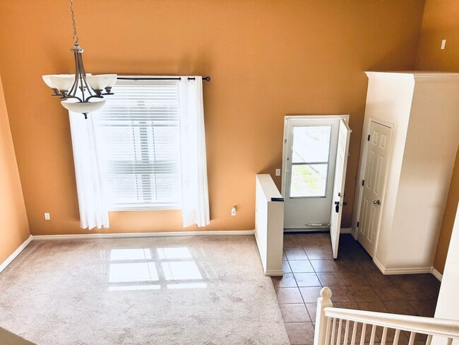 Photo - Spacious Townhome, Close to Fort Riley!
