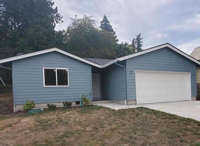 Photo - Newer 3 bed 2 bath Home in Kalama! Laminate all throughout main! Stainless Steel Appliances!