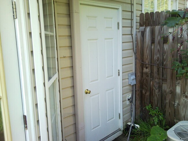 Photo - 192 Hayesbury Ct