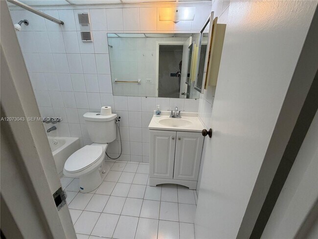 1825 W 44th Pl Unit 308