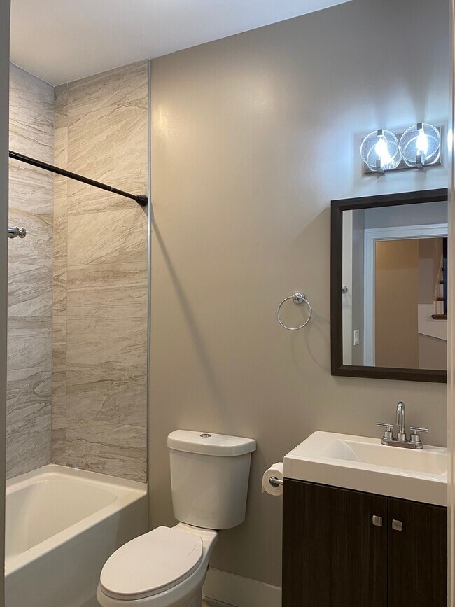 Photo - 215 S Hamilton Ave