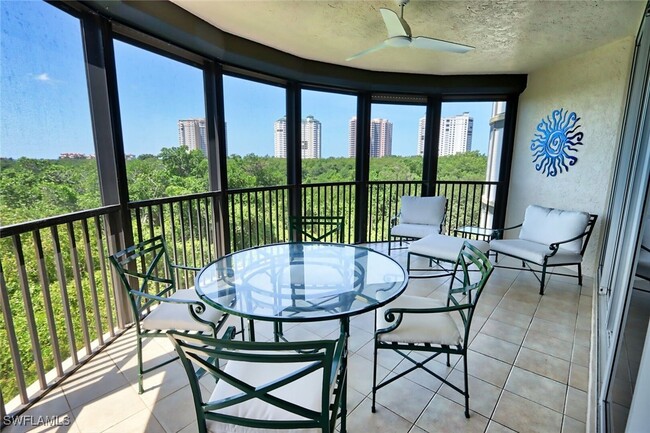 Building Photo - 8990 Bay Colony Dr Unit 301 Rental