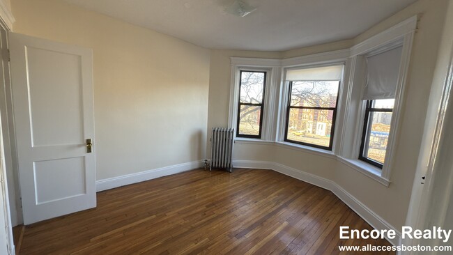 Photo - 1152 Commonwealth Ave Unidad 25 Rental