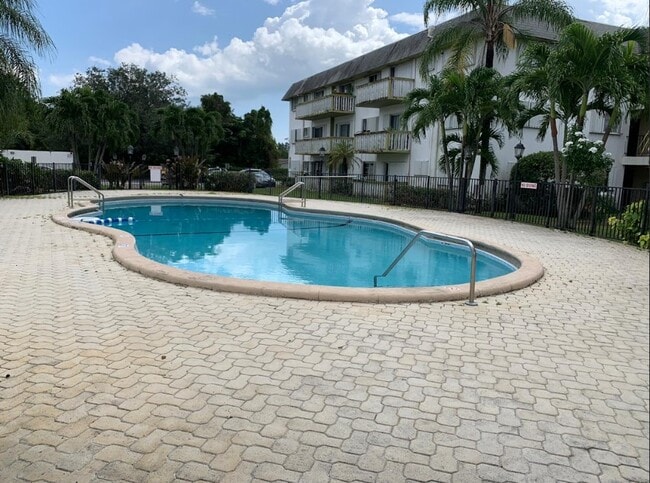 Photo - 15225 NE 6th Ave