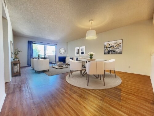 Photo - 2120 Bentley Ave